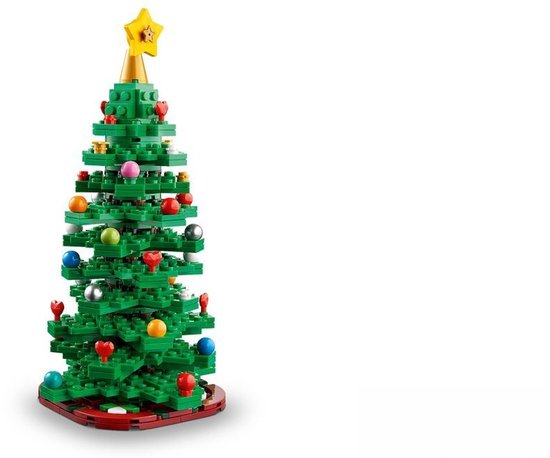 Sapin de Noël LEGO vert décoré de boules colorées, de cœurs rouges et d'une étoile dorée.