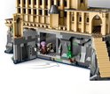 Château LEGO Harry Potter Poudlard détaillé avec la Grande Salle, entrée et figurines.