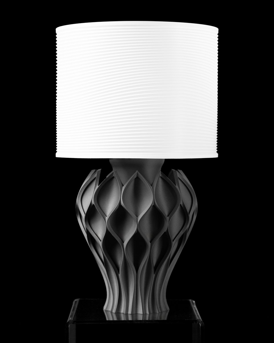 Skushy Home Aurelia Bloom Tafellamp - Sculpturale Designlamp met Organisch Bladpatroon - Zwart met Witte Lampenkap - E27 Fitting, 3,5 m Snoer en Schakelaar - Moderne Verlichting voor Woonkamer en Slaapkamer