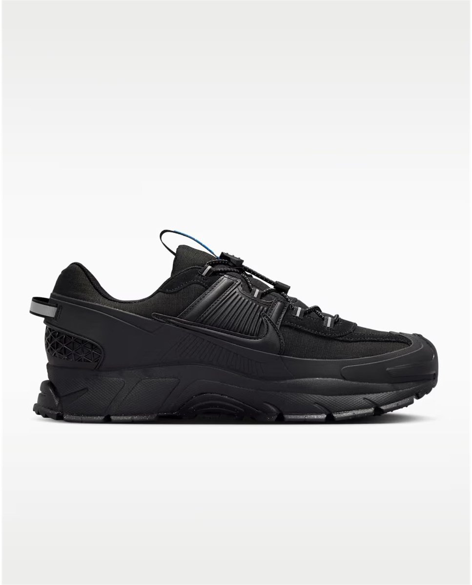 Nike Vomero Roam FV2295-002 Hoogwaardige Hardloopschoenen voor Elke Ondergrond Nike Vomero Roam FV2295-002 Hardloopschoenen voor Heren Veelkleurig