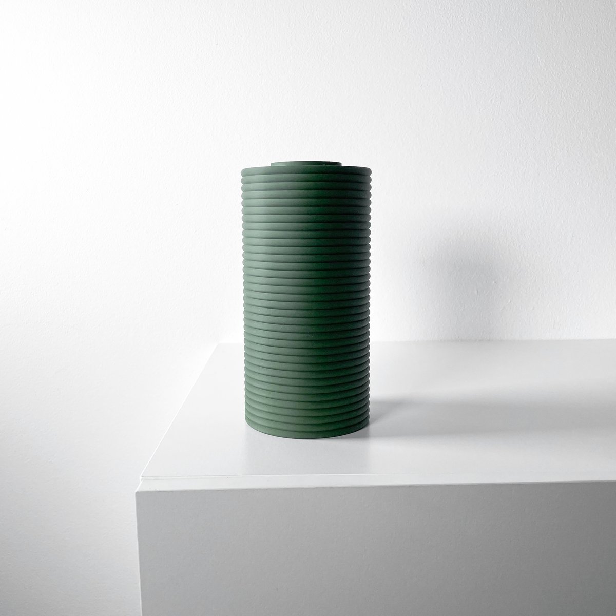 Skushy Vaas Tolivra - Geschikt voor Bouwbloemen - Japandi Designvaas voor Droogbloemen en Kunstbloemen - Sculpturale Decoratieve Vaas - Moderne Woondecoratie