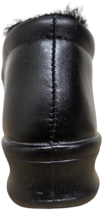 Zwarte leren pantoffel, achterkant met vachtrand en dikke zool.