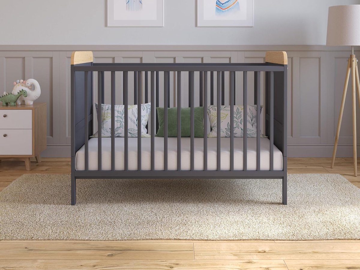 Babybed met Matras - Kinderbed Peuterbed - Veilige Slaapplek - Meegroeiend Ontwerp - 60 x 120 cm - Antraciet