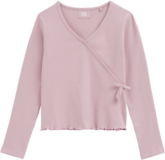 Detail van lichtroze ribgebreid wikkelshirt met strik.