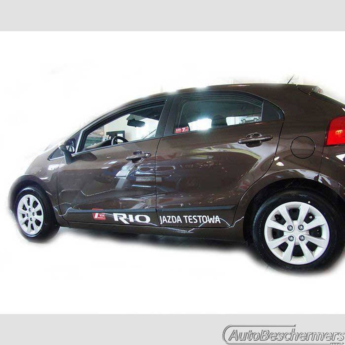 Stootlijsten set zwart voor Kia Rio 09.2011-12.2016. De stootstrips zijn zelfklevend. Set a 4 stuks (#0035)