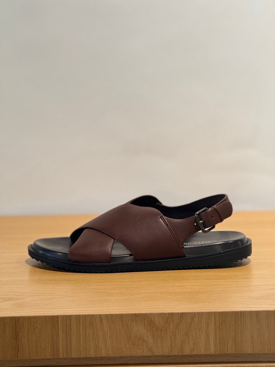 Cerruti sandalen bruin met gekruiste banden en hielriem voor heren - 45