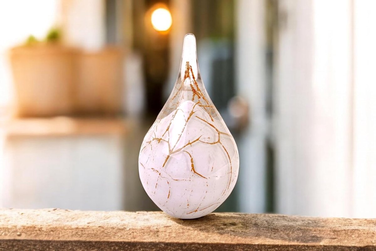 SnelShoppen - Mini Urn Teardrop - Wit met Gouden Blad - 15cm - Dierenurn - Kat Urn - Hond Urn - Urn voor As - Kleine Urn - Handgemaakt in Europa