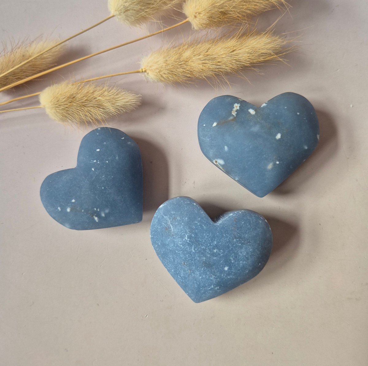 Angeliet hart (±4-6 cm) – Kalmerende Edelsteen voor Rust & Spirituele Verbinding