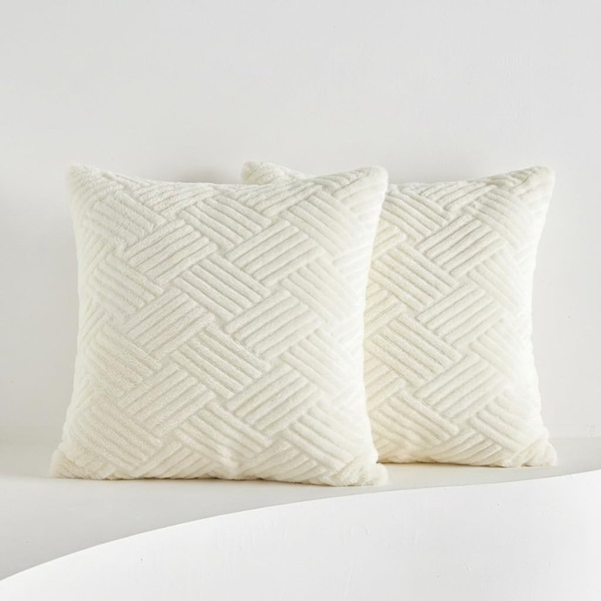 Set van 2 moderne en minimalistische bontkussenslopen met gevlochten patroon, 45 x 45 cm, decoratieve kussens voor bank, slaapkamer en woonkamer, comfortabele woonaccessoires en stijlversterkers