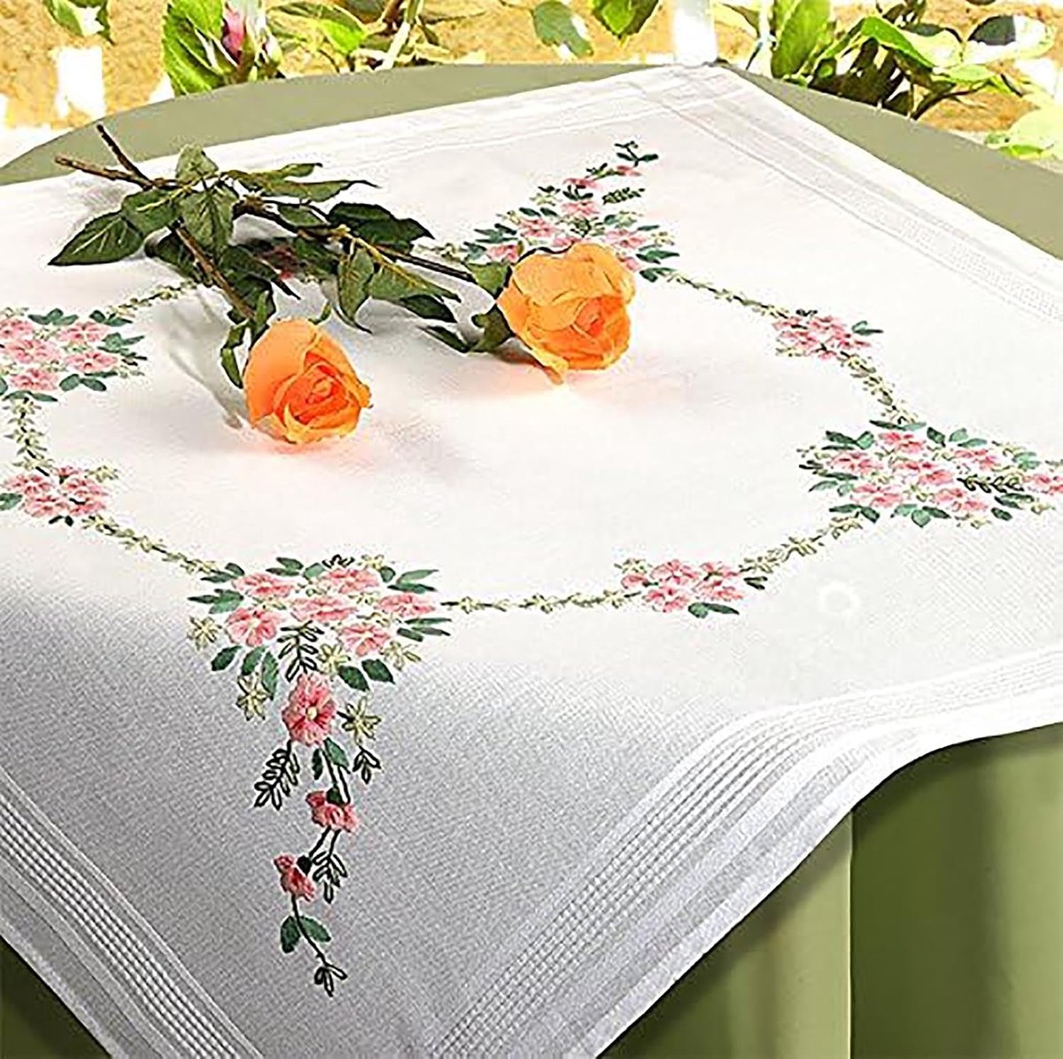 Borduurpakket BLOEMEN SINFONIE spansteek Steelsteek Platsteek voorgetekend uit 100% katoen tafelkleed 80 x 80 voor zelf borduren (80x80 cm) (80x80 cm)