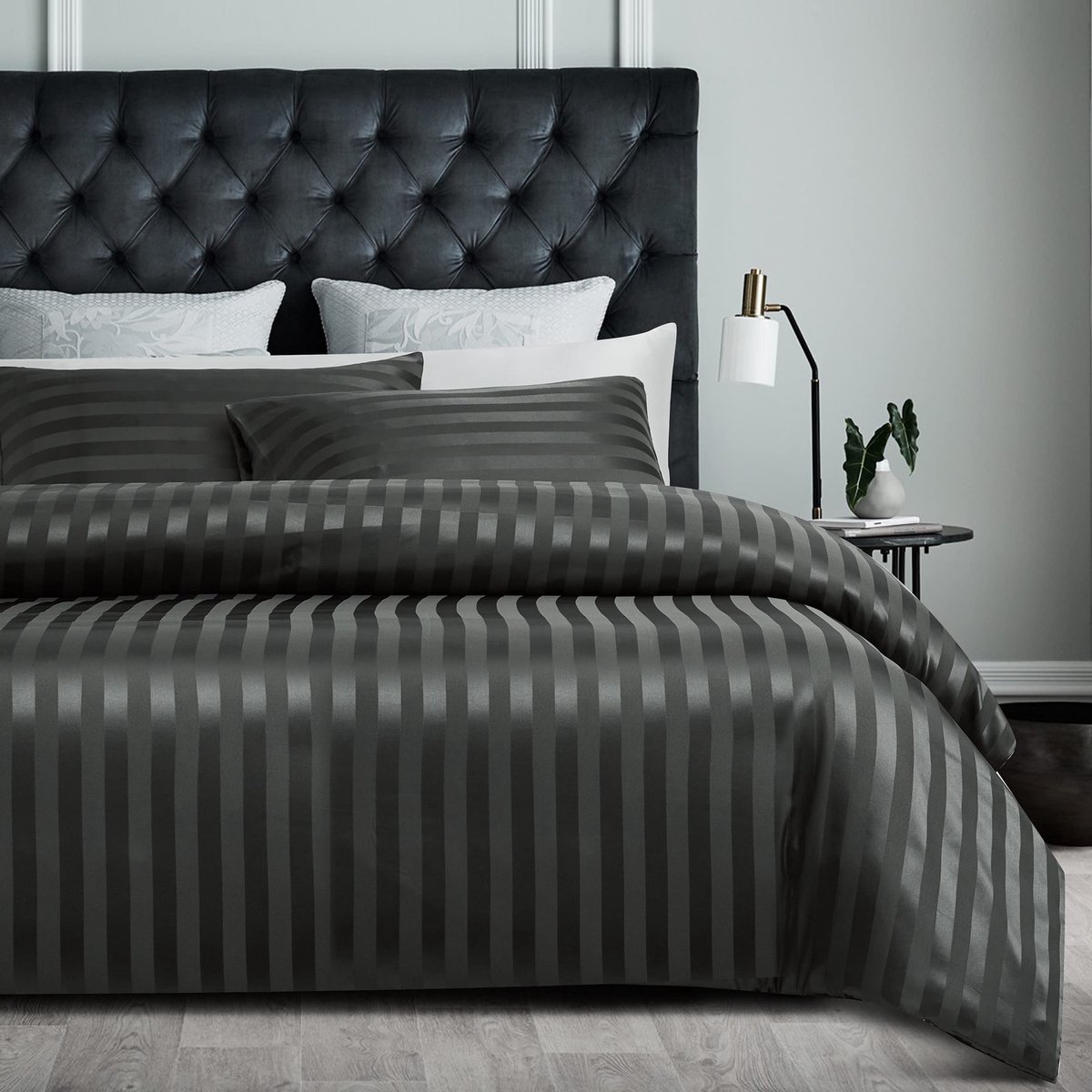 Omgoods - Streep Satijnen Dekbedovertrekset 200 x 200 cm met Kussenslopen