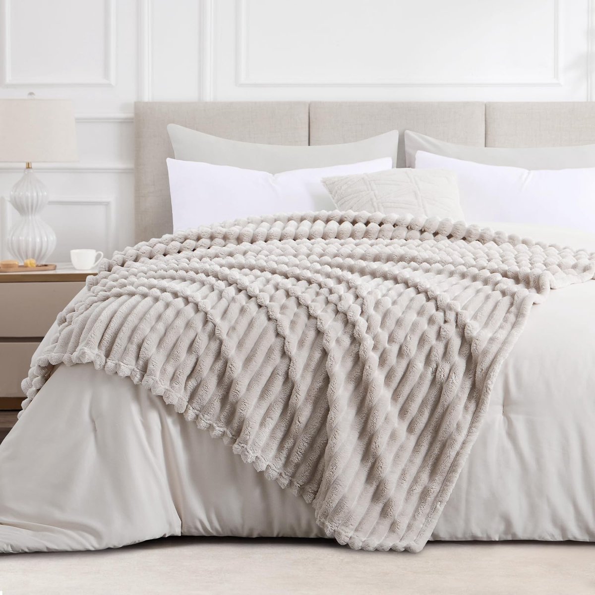 Omgoods - Fleece Throw Blanket 220 x 240 cm - Extra Zacht en Warm Beige