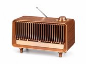 Houten retro speaker met koperkleurige grill en details. Antenne en draaiknop zichtbaar.