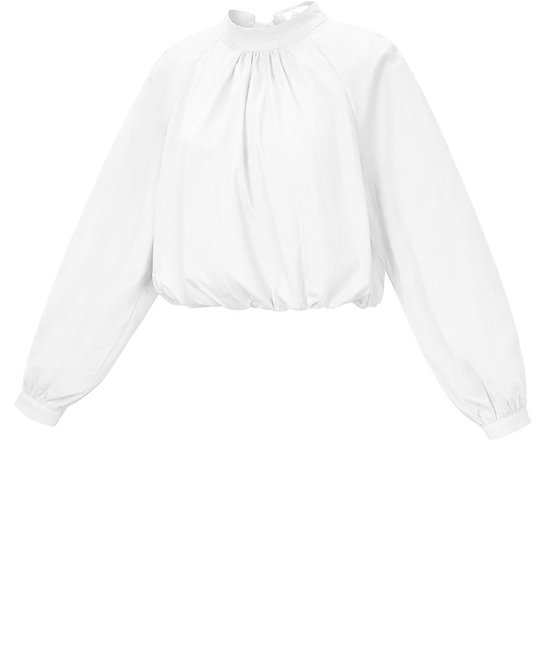 Gebroken witte blouse met hoge hals en wijde mouwen.