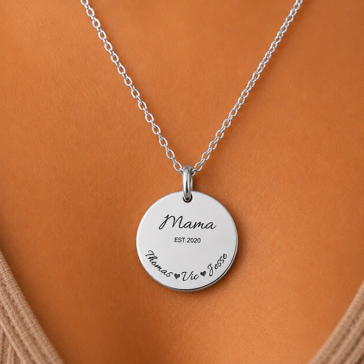 Engravia by Derya – Gepersonaliseerde Mama Ketting – Zilver Kleur RVS Coin Ketting 20 mm – Namen van Kinderen – Cadeau voor Moeder