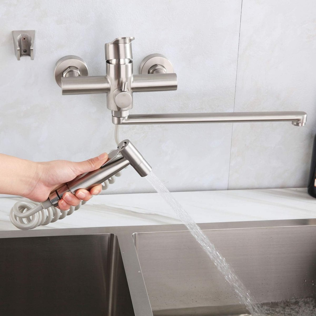 SnelShoppen - Wandkraan Keuken met Spray Gun, 360° Draaibare Wandbevestiging, 350mm Uitloop, 2 Water Jets, Roestvrij Staal, Flexibele Keuken Kraan voo