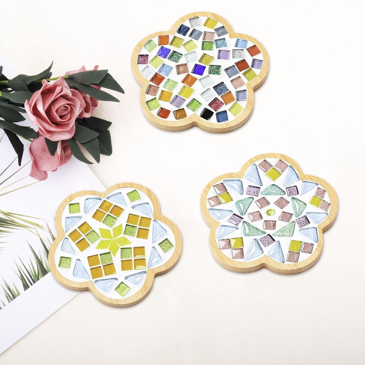 Thijox - Set van 4 Bamboe Mozaïek Onderzetters - DIY Onderzetters voor Dranken, Bar, Kopjes, Glazen - Houten Bloem Motief - 11,5 cm - Origineel Hout