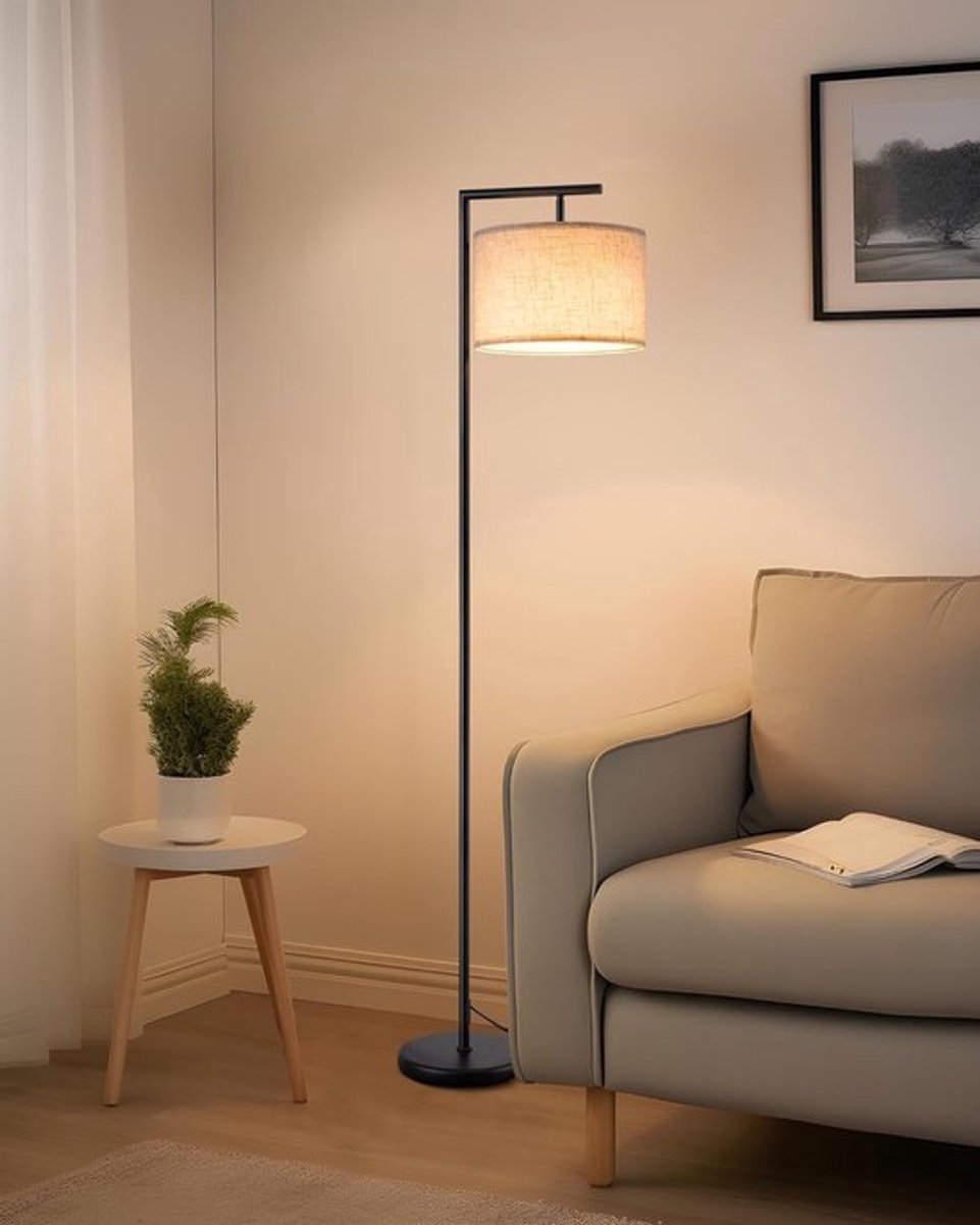 Stijlvolle vloerlamp met verstelbare linnen lampenkap, ideaal als leeslamp voor woonkamer,