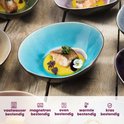 Turquoise diep bord met zalm, puree, radicchio en een eetbaar bloemetje, vaatwasserbestendig.