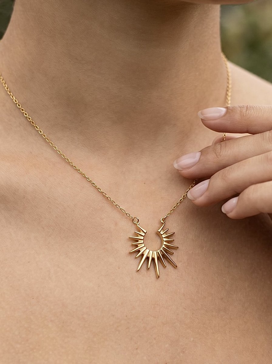 Anelplus Goudkleurige Ketting met Zonnestraal Hanger – Elegante Dames Halsketting – Minimalistisch Design