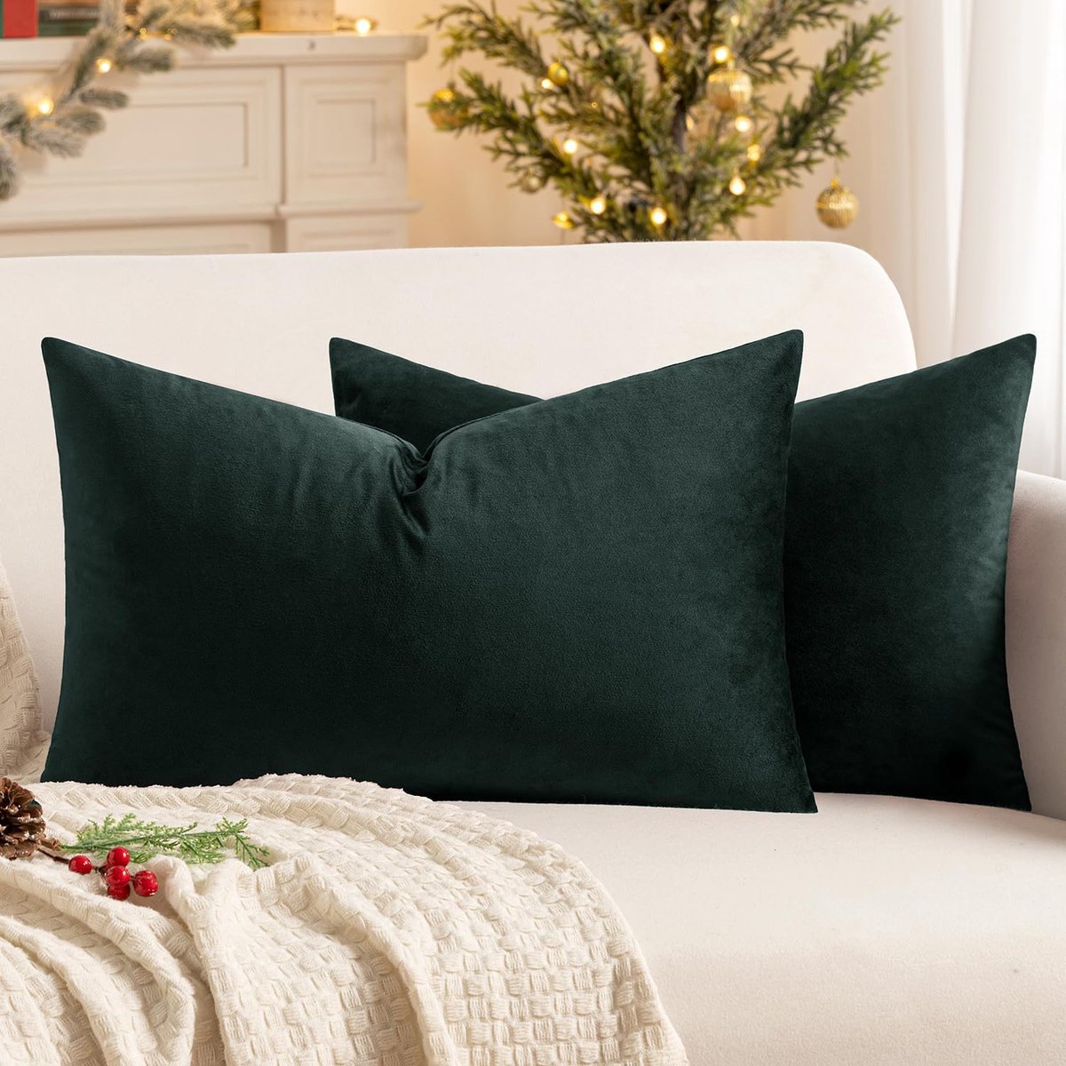 SnelShoppen - Luxe Donkergroene Velvet Kussenhoezen 30x50 cm - Set van 2 Zachte Microfiber Decoratieve Kussens voor Bank en Slaapkamer met Verborgen R