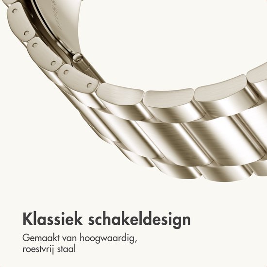 Close-up van de schakels van een zilverkleurig metalen smartwatchbandje.