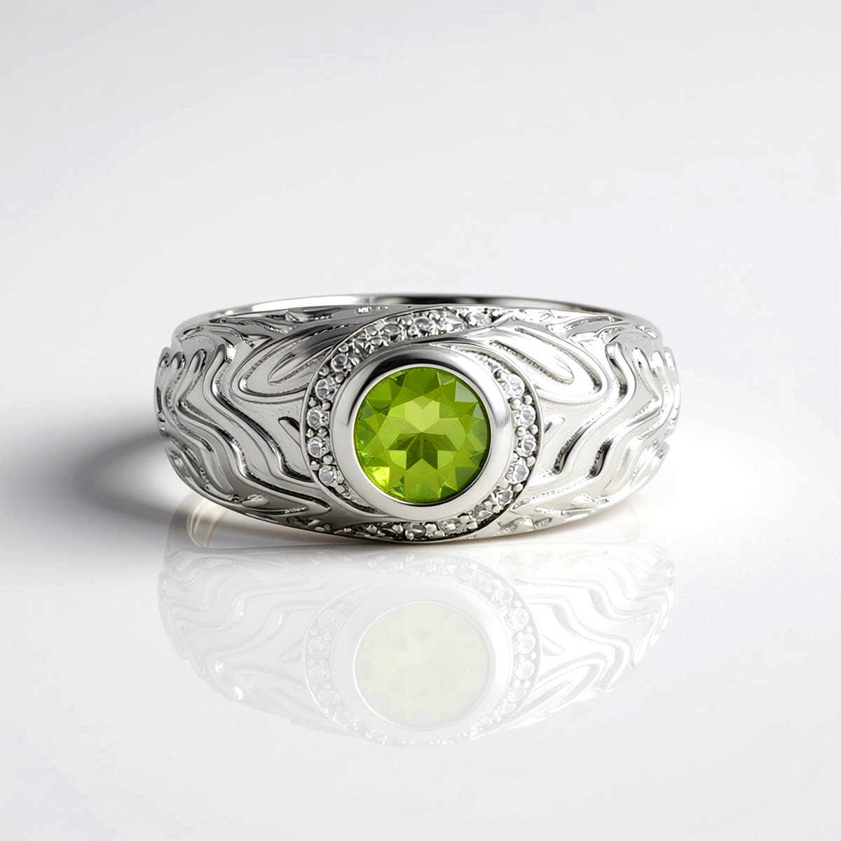 Cavill - Zilveren Damesring met Peridoot 0,78 ct & Zirkonia Pavé 0,18 ct - 925 Sterling Zilver, Ronde Edelsteen, Elegante Bezel Zetting