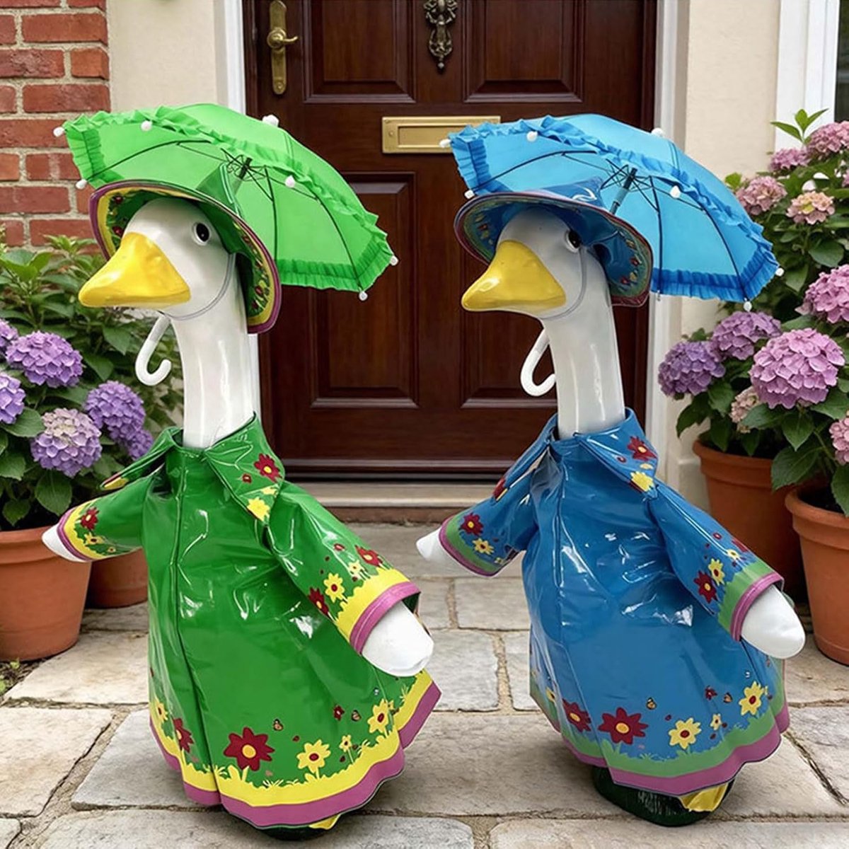 Ganzen Regenjas Outfit - Tuinbeeld Accessoires - Tuin Decoratie - Waterdichte Bescherming - 58 cm hoog - Niet gespecificeerd