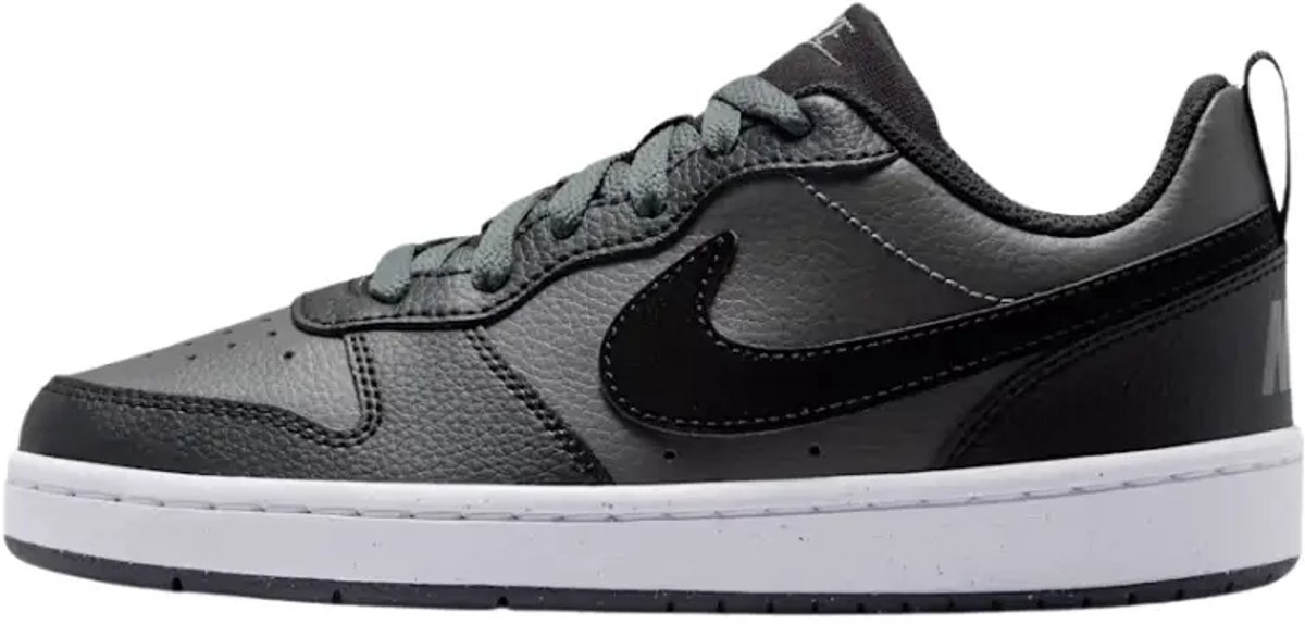 Nike court borough low bts in de kleur . Grijs