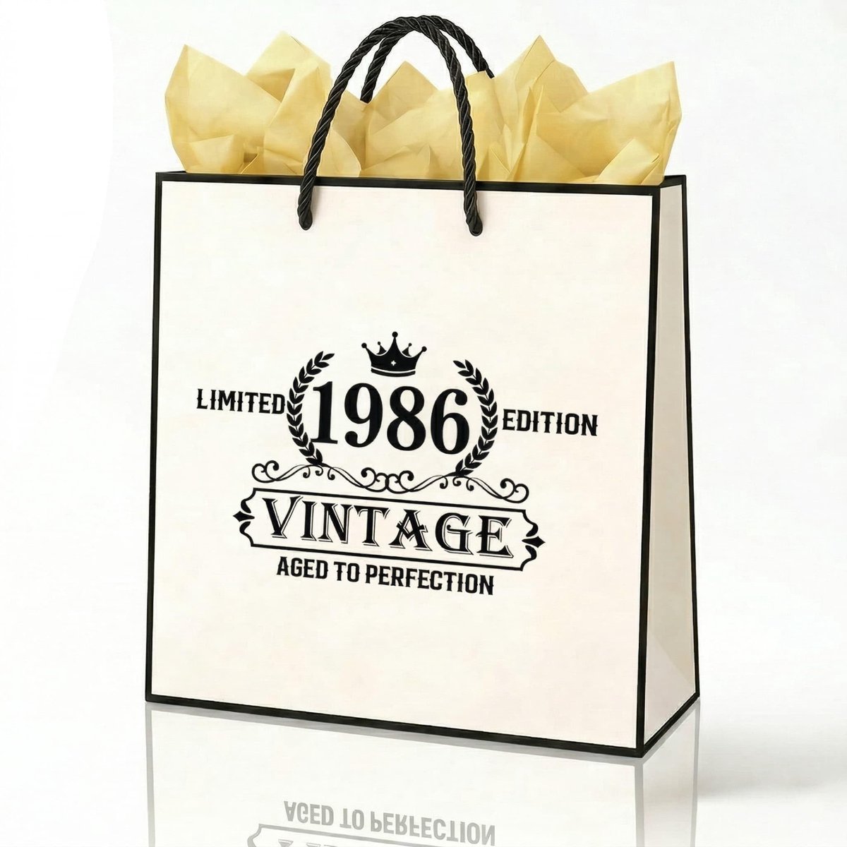 SolidKeus - Verjaardagscadeau Tas Vintage Papier met Gouden Zijde 22x26cm