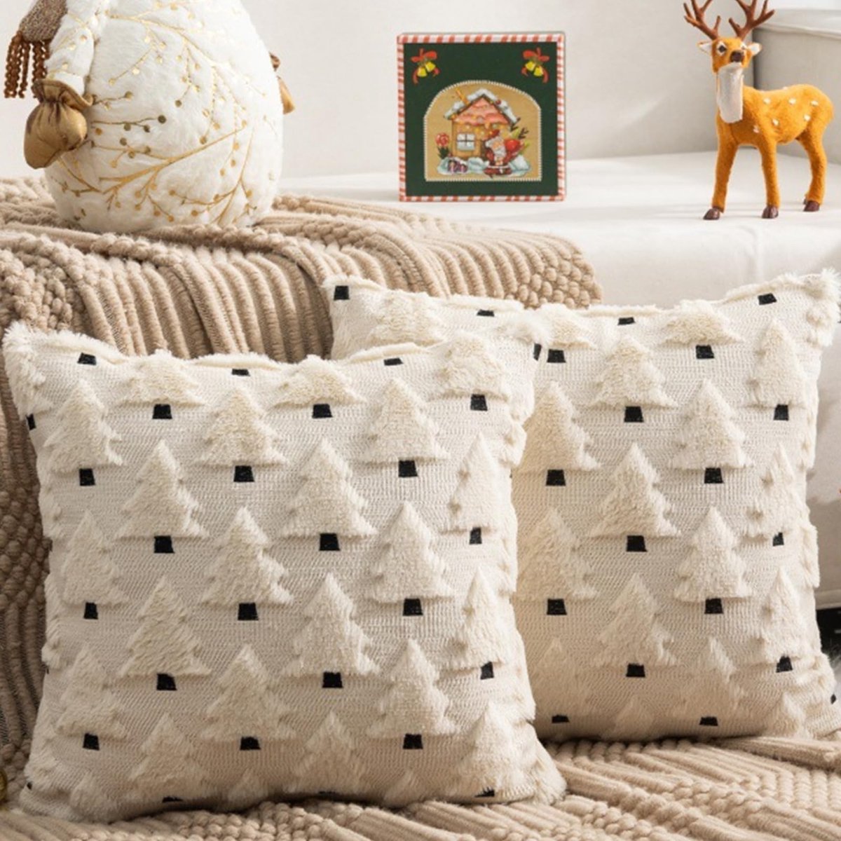 SolidKeus - Set van 2 Kerst Kussenhoezen 45 x 45 cm Beige