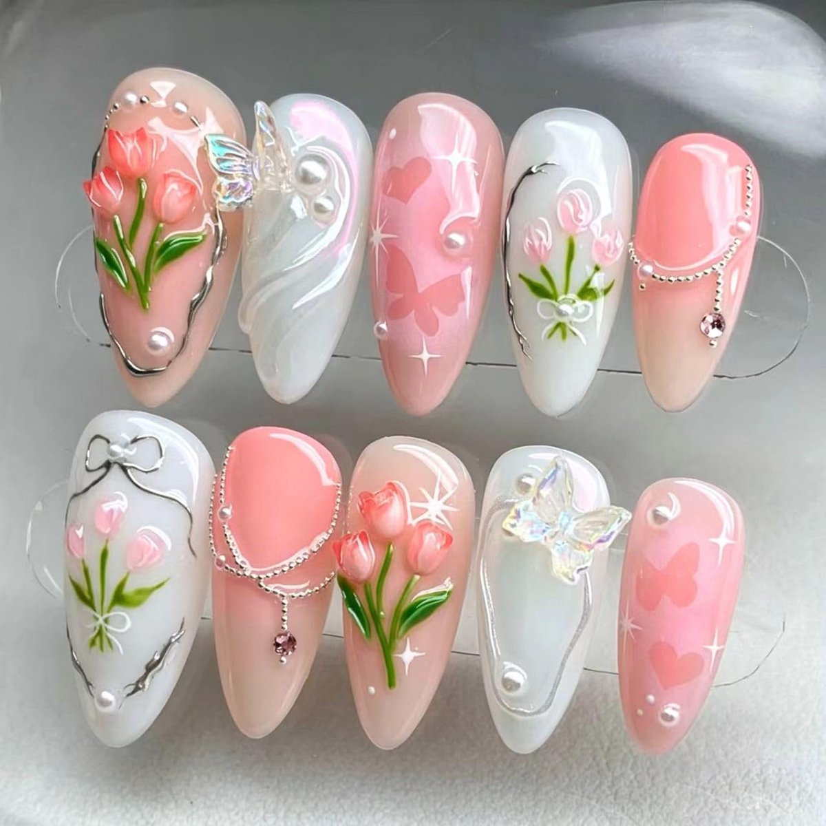 On Nails Korte amandelroze 3D vlinder strik vlinderdas vlinderdas bloemen tulp design korte amandel nepnagels, bloem sterren zoete zomer INS kunstmatige kunstnagels