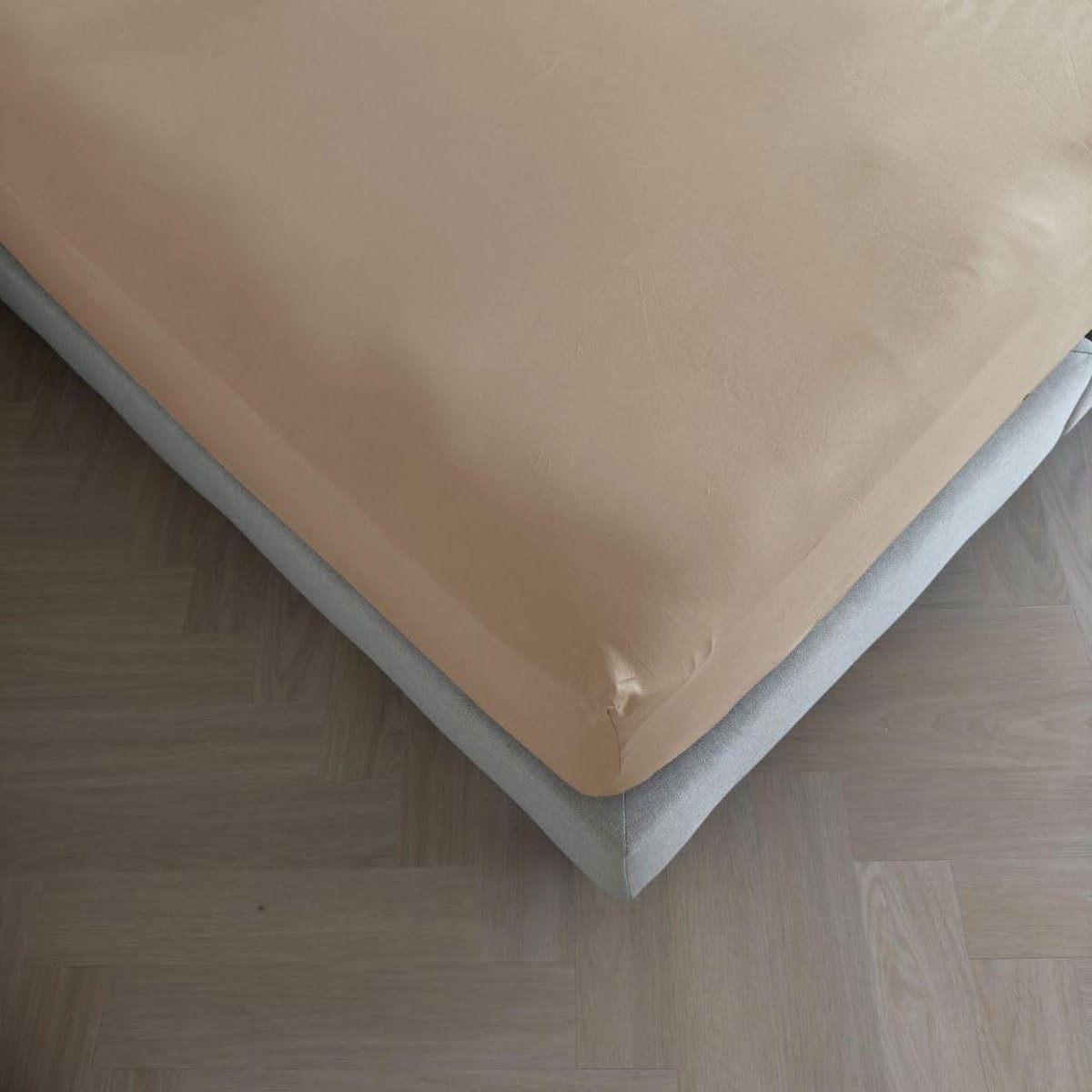 Isis Topper Hoeslaken Egyptisch Satijn - 180x200cm - Hotelkwaliteit 400TC - Matrasdikte 12 cm - Taupe
