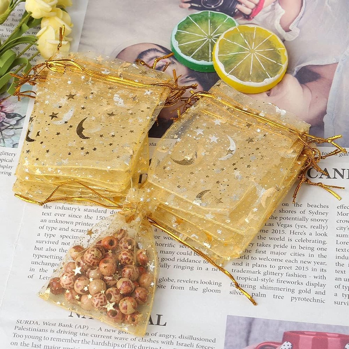 50 stuks organza cadeauzakjes 7 x 9 cm, zwarte doorschijnende trekkoord zakjes met maan en sterren voor sieraden en feestcadeaus