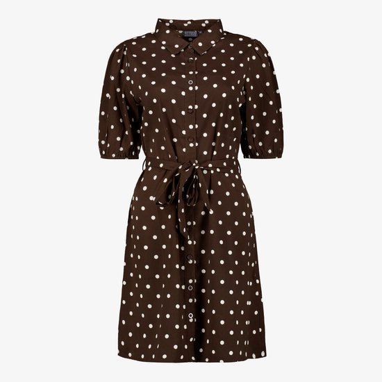 Robe chemisier marron à pois blancs, manches courtes bouffantes, boutons sur le devant et ceinture à nouer.