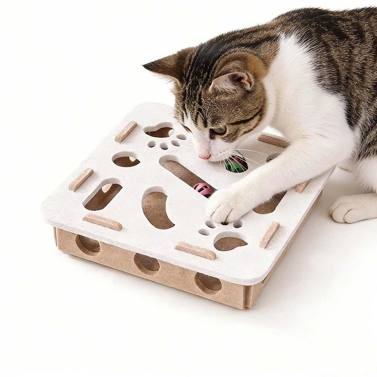 Casalora Katten Speelgoed Puzzeldoos – Vilten Speelgoed met 3 Belletjesballen – Educatief Interactief Oefenspeelgoed voor Binnenkatten – Beige