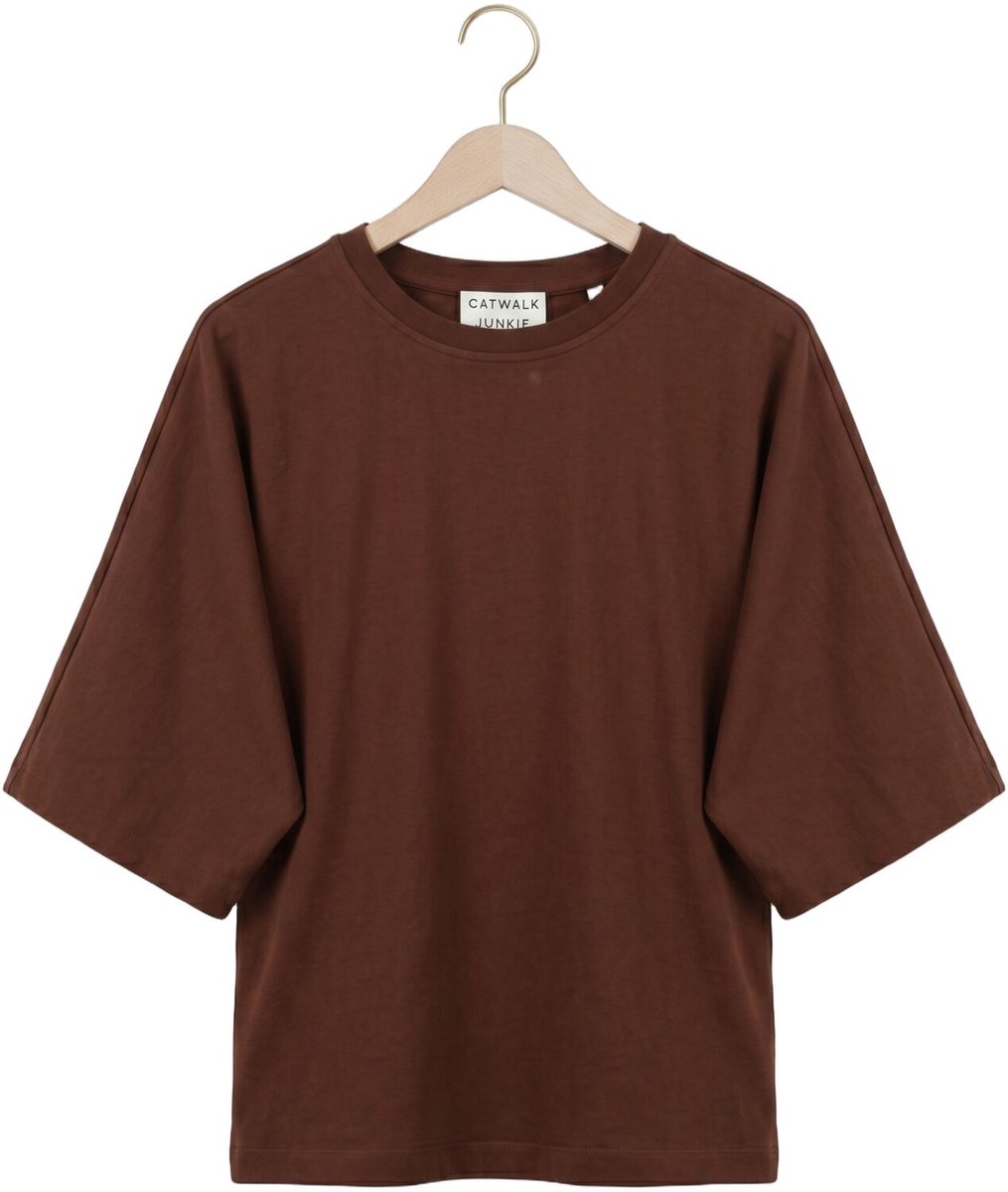 Catwalk Junkie Batsleeve Tshirt Tops & T-shirts Dames - Shirt - Bruin - Maat 36