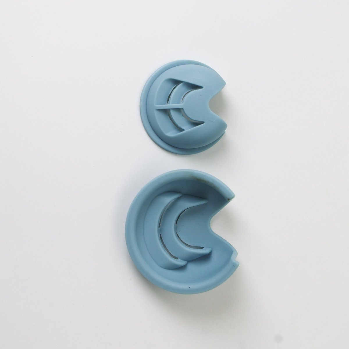 Afvoertrechter - badhaarfilter twee maten 3,5*3,5*1,5cm en 4,5*4,5*2cm voorkomt verstopping door haarophoping in badkamer afvoeren