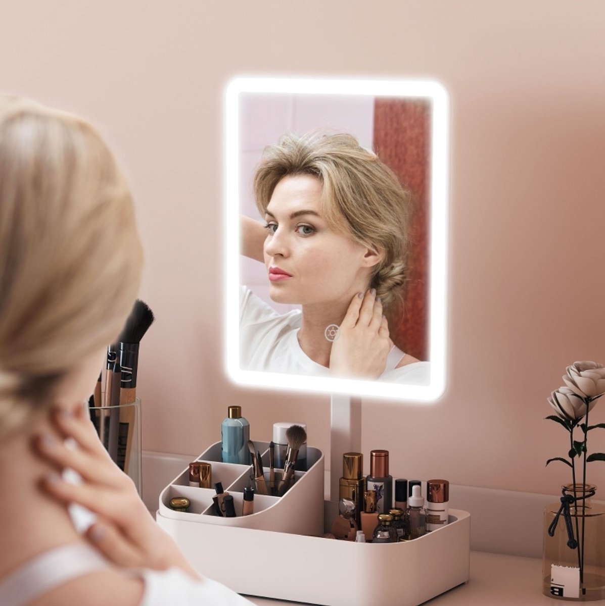Spiegel Verlicht 22 Cm Oplaadbaar 180 Graden Draaibaar Plastic Wit Met Opbergruimte En Touchbediening Voor Dagelijkse Verzorging