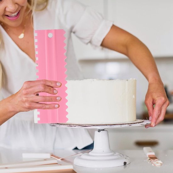 4 stuks crème schraper botercrème gladder kunststof taartschraper gladde taartspatel voor botercrème en glazuur gladder doe-het-zelf texturen bakgereedschap (roze) — afbeelding 3