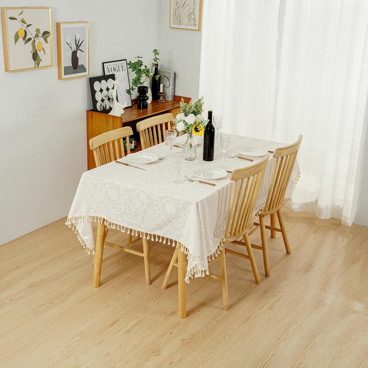 Tafelkleed 150 x 260 cm - crèmewit kant - paisley-reliëf met golfrand - meubelbescherming - ShopVlot