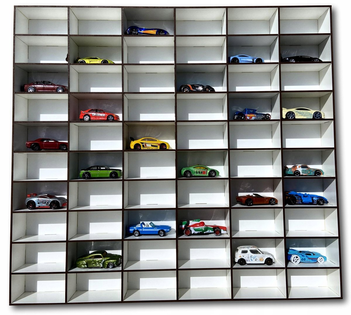 Witte HDF Wandkast voor 60 Hot Wheels & Siku Auto's
