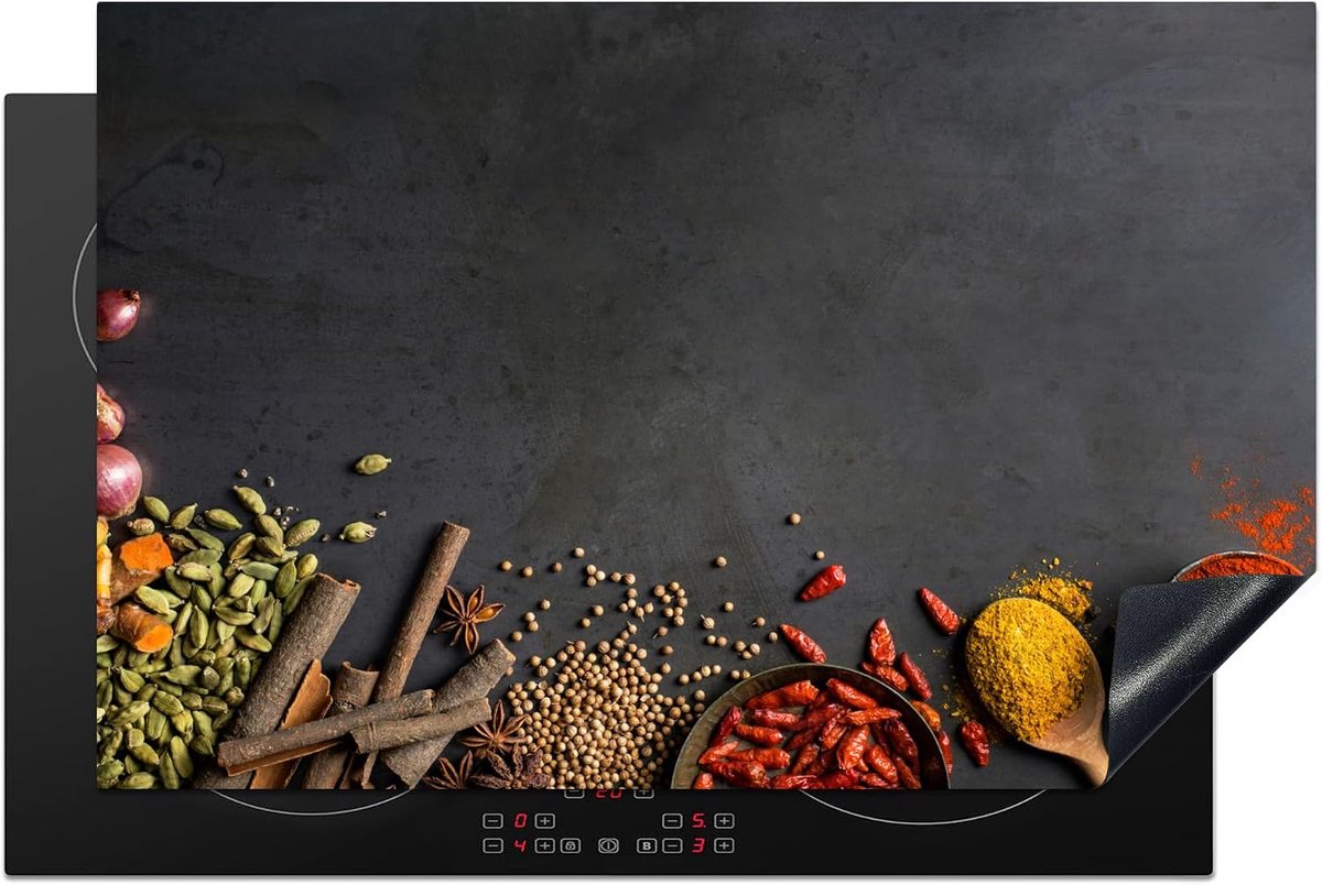 Inductie Beschermer 81x52 cm Keuken Decoratie Kookplaat Beschermer voor Inductiekookplaat Afdekplaat Anti Slip Mat - Kruiden - Eten - Specerijen - Zwart - Paprika - Kaneel