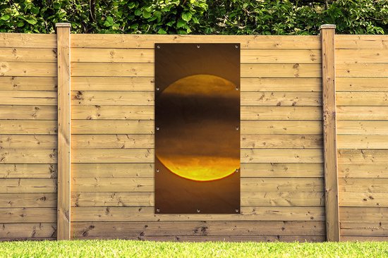 Tuinposter 100x200 cm - Tuindecoratie Maan - Wolken - Oranje - Poster voor in de tuin - Buiten decoratie - Schutting tuinschilderij - Tuindoek muurdecoratie - Wanddecoratie balkondoek