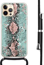 iPhone 12 Pro hoesje met koord - Slangenprint pastel mint | Apple iPhone 12 Pro crossbody case | Zwart, Transparant | Slangenprint