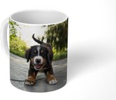 Mok - Puppy spelend in de tuin - 350 ML - Beker