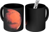 Magische Mok - Foto op Warmte Mok - De rode planeet Mars in een donkere omgeving - 350 ML