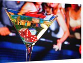 Cocktailglas met dobbelstenen in een Vegas casino - Foto op Dibond - 90 x 60 cm