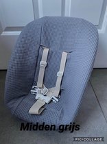 Newborn stokke tripp trapp hoes midden grijs
