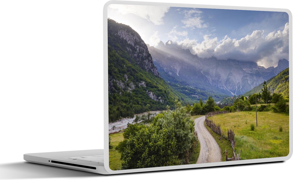 Afbeelding van product SleevesAndCases  Laptop sticker - 10.1 inch - Wolkenlucht met zonnestralen boven het Nationaal Park Prokletije in Europa